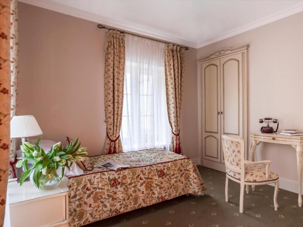 Palac Zegrzynski Zegrze Buitenkant foto