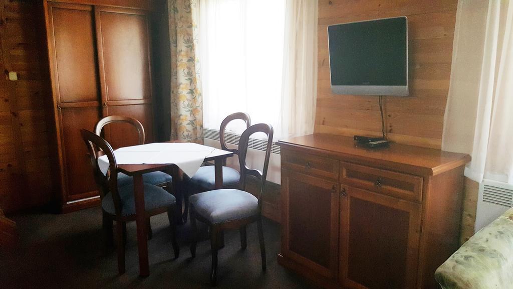 Palac Zegrzynski Zegrze Buitenkant foto